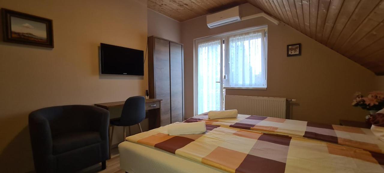 Balatonmáriafürdő Hajas Familia Kiado Szobak מראה חיצוני תמונה